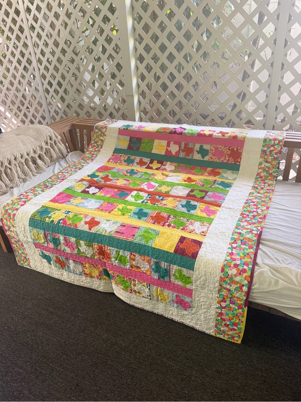 Handmade Colorful Texas Polka Dot Quilt - Picture 1 of 6